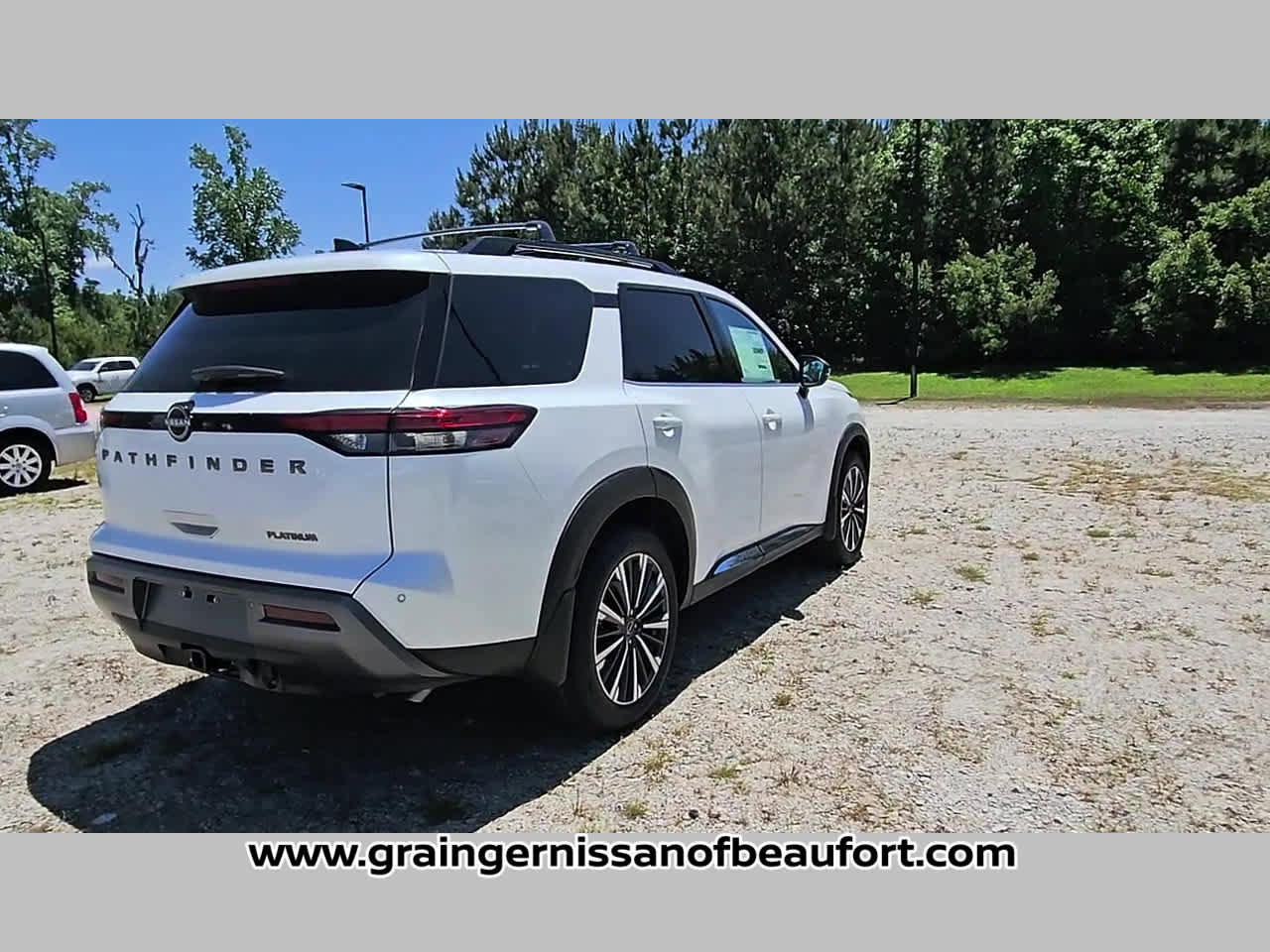 New 2026 Nissan Pathfinder Platinum FWD image 32