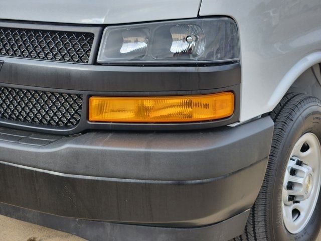 Used 2025 Chevrolet Express 3500 LS image 15