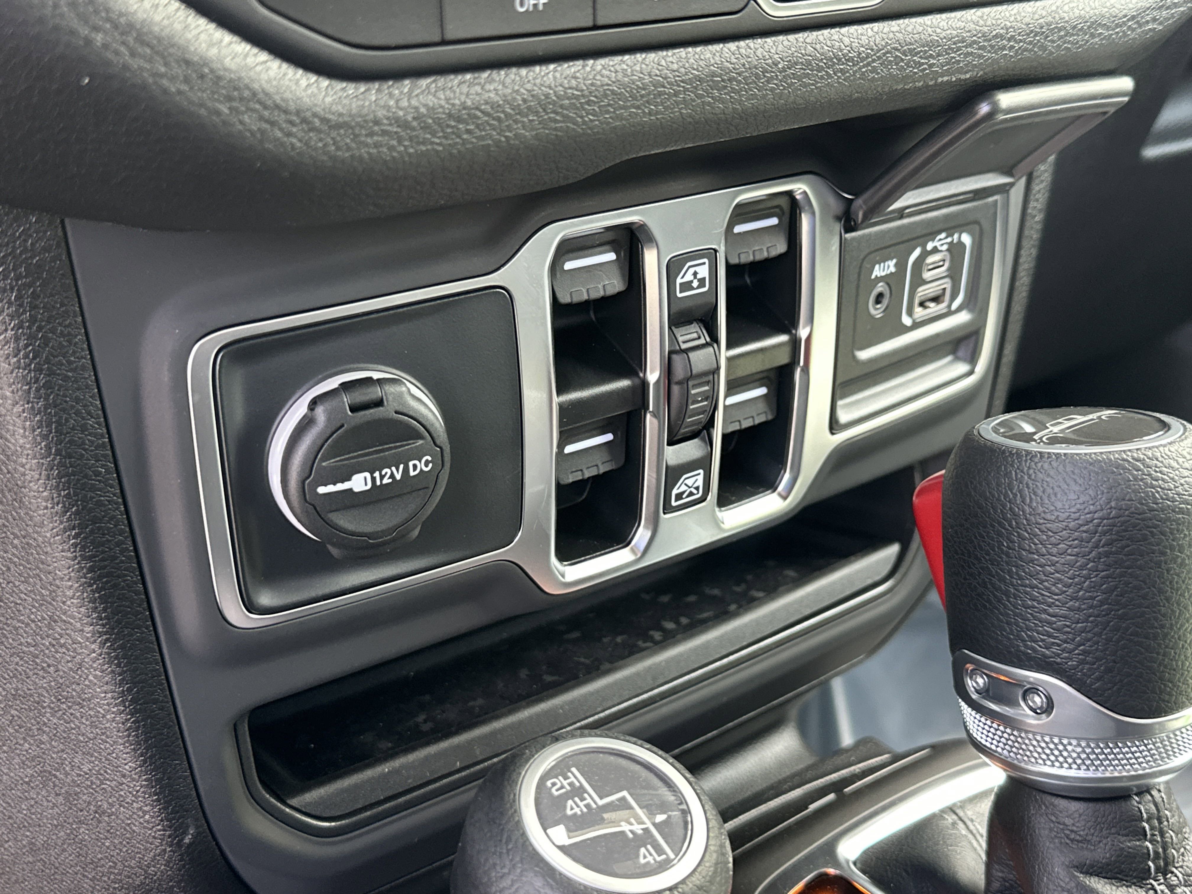 New 2025 Jeep Gladiator Sport image 5