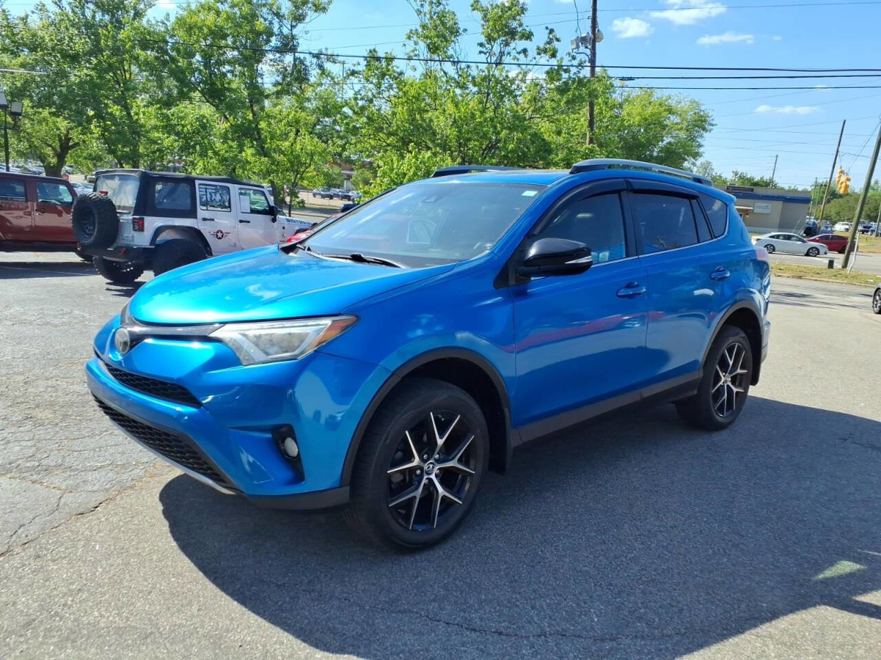 Used 2018 Toyota RAV4 SE w/ Power Extra Value Package AWD/4WD image 9