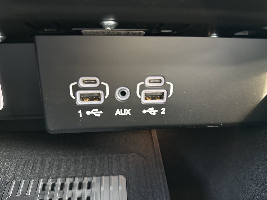 New 2026 Jeep Grand Wagoneer L 4WD image 36