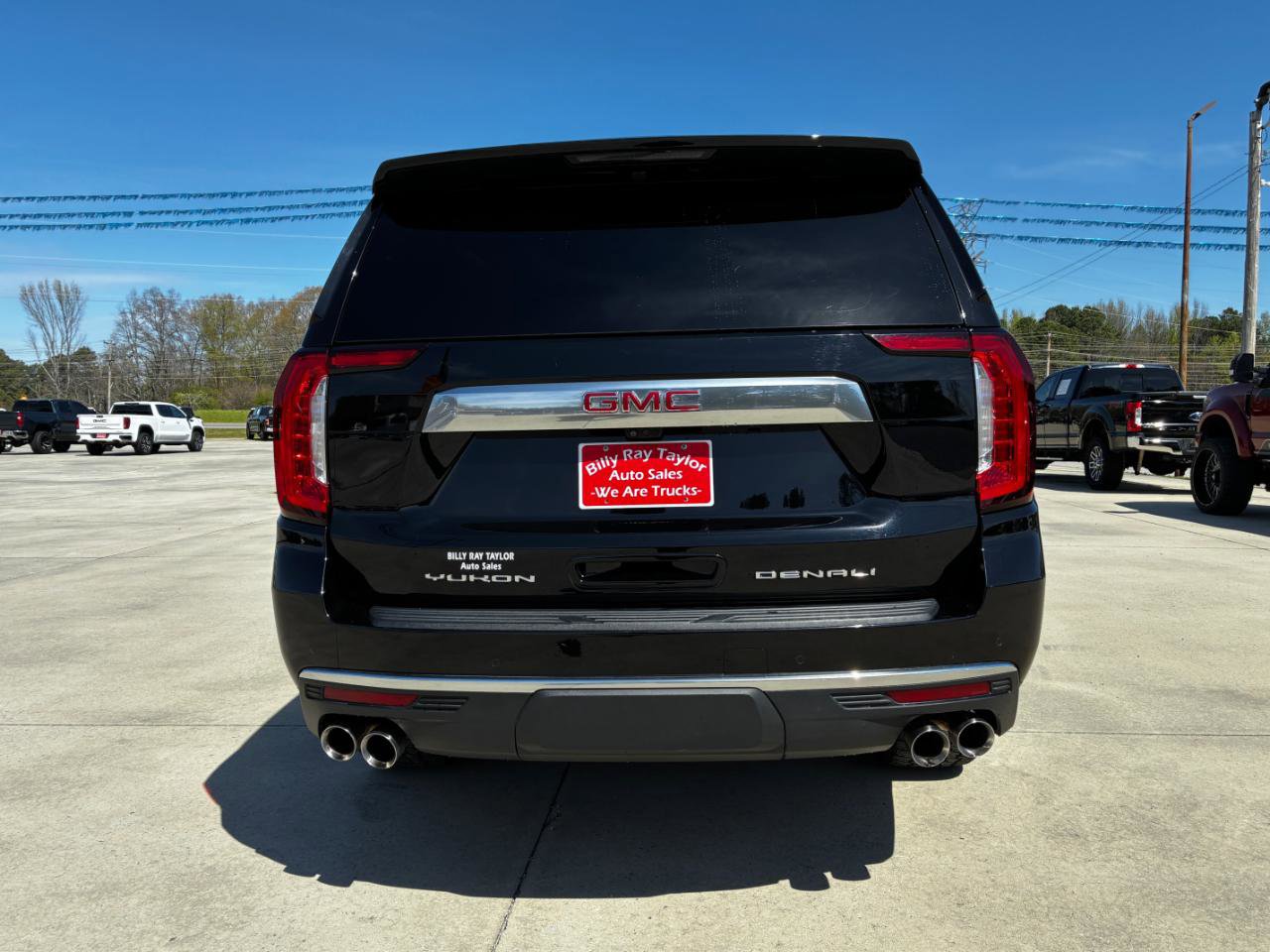 Used 2021 GMC Yukon XL Denali w/ Denali Premium Package image 6