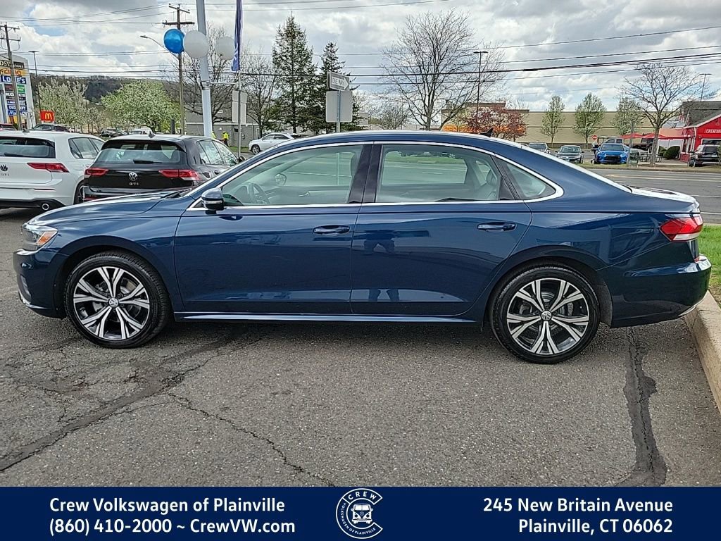 Certified 2022 Volkswagen Passat 2.0T SE FWD image 25