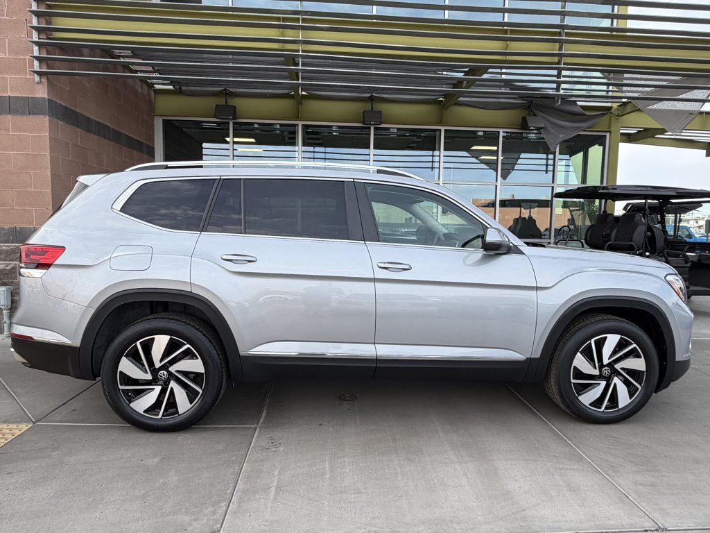 Used 2024 Volkswagen Atlas SEL AWD/4WD image 9
