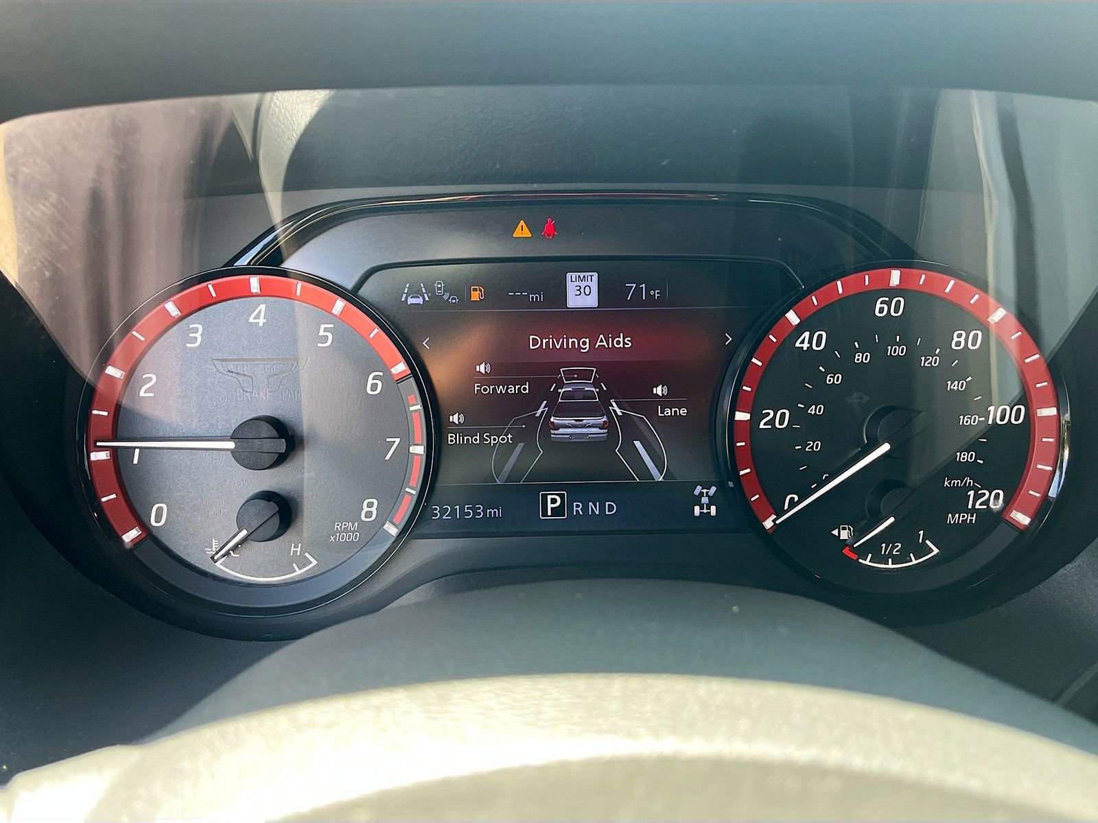 Used 2024 Nissan Titan PRO-4X w/ Pro-4x Convenience Package image 12