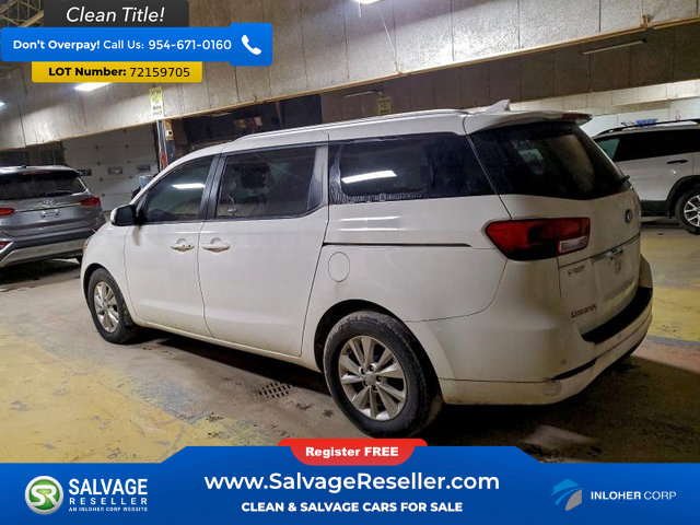 Used 2017 Kia Sedona LX w/ LX Essentials Premium Package image 3