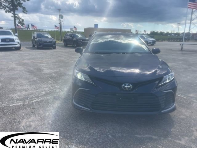 Used 2021 Toyota Camry LE FWD image 2