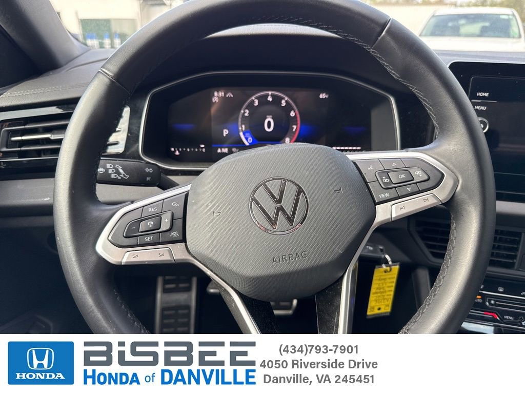 Used 2025 Volkswagen Jetta Sport image 1