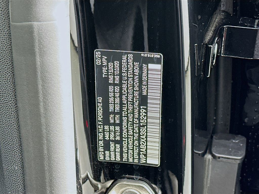 Used 2025 Porsche Macan 4S Electric image 36