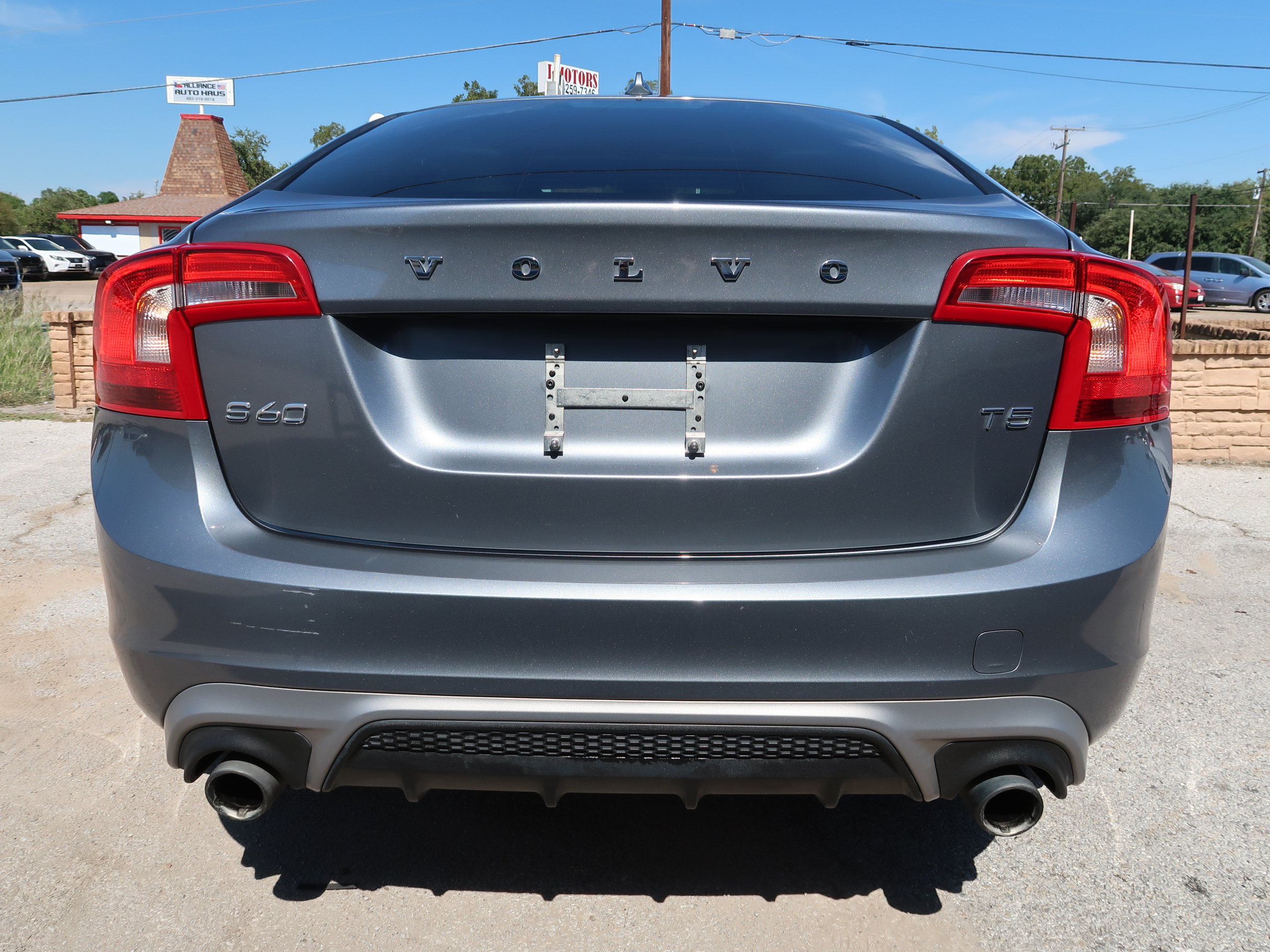 Used 2017 Volvo S60 T5 Dynamic FWD image 9