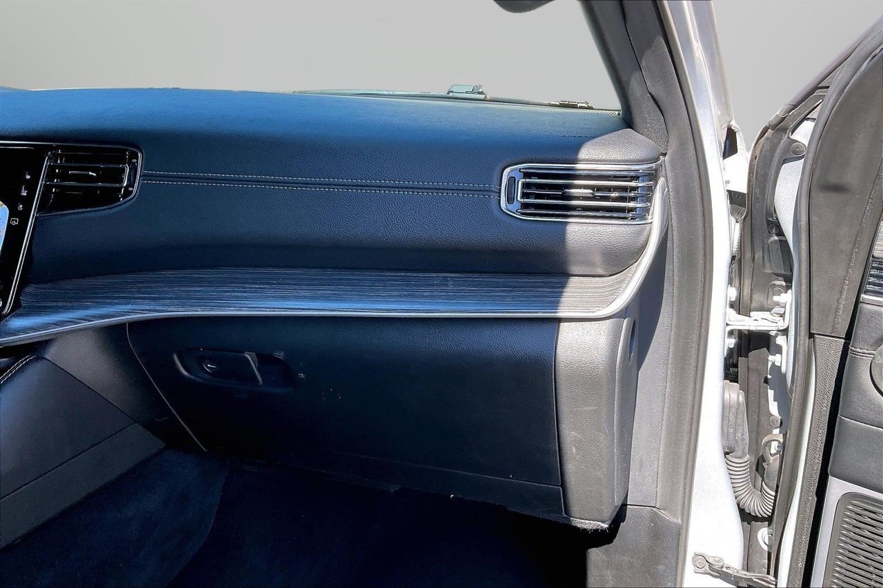 Certified 2024 Jeep Wagoneer L Series II AWD/4WD image 20