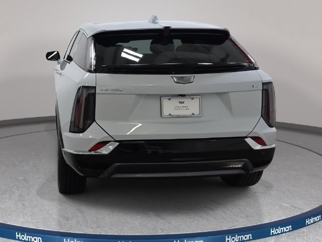 New 2027 Cadillac Optiq Luxury w/ LPO, Floor Liner Package AWD/4WD image 6