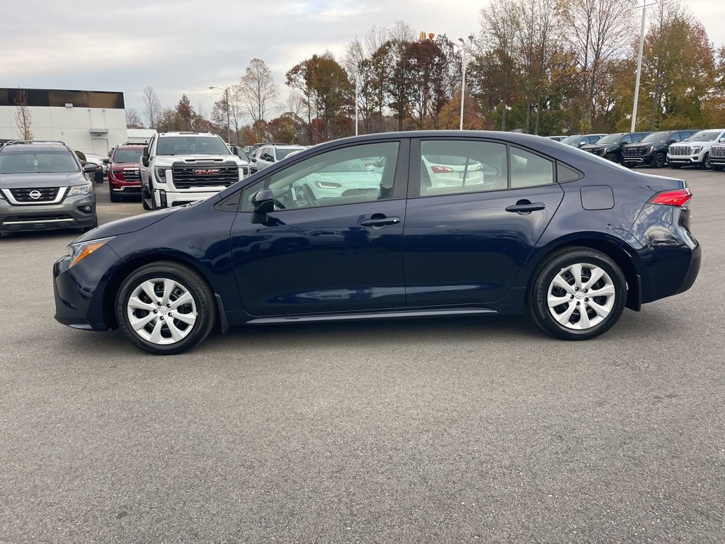 Used 2025 Toyota Corolla LE image 2