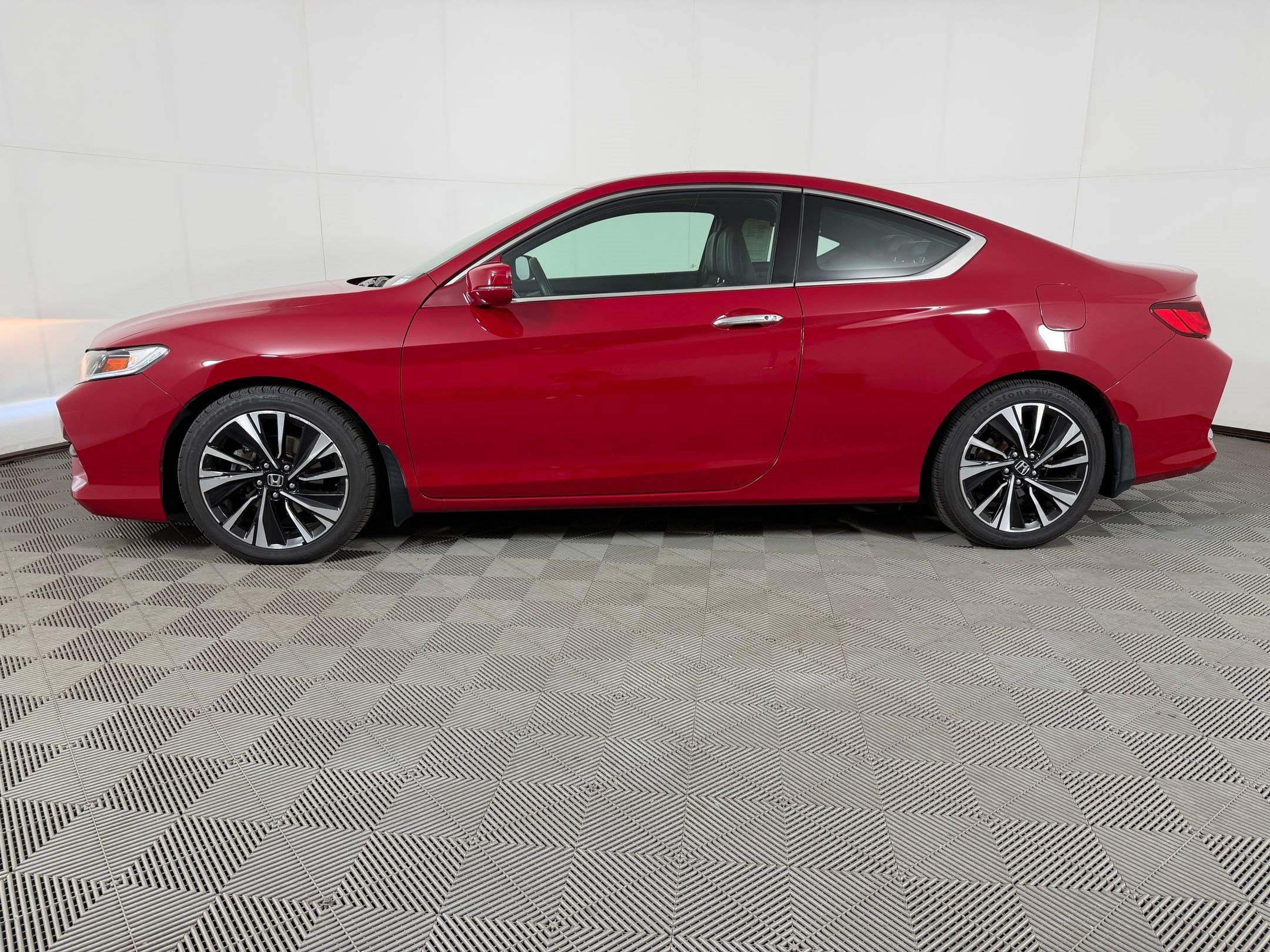 Used 2016 Honda Accord EX-L image 2