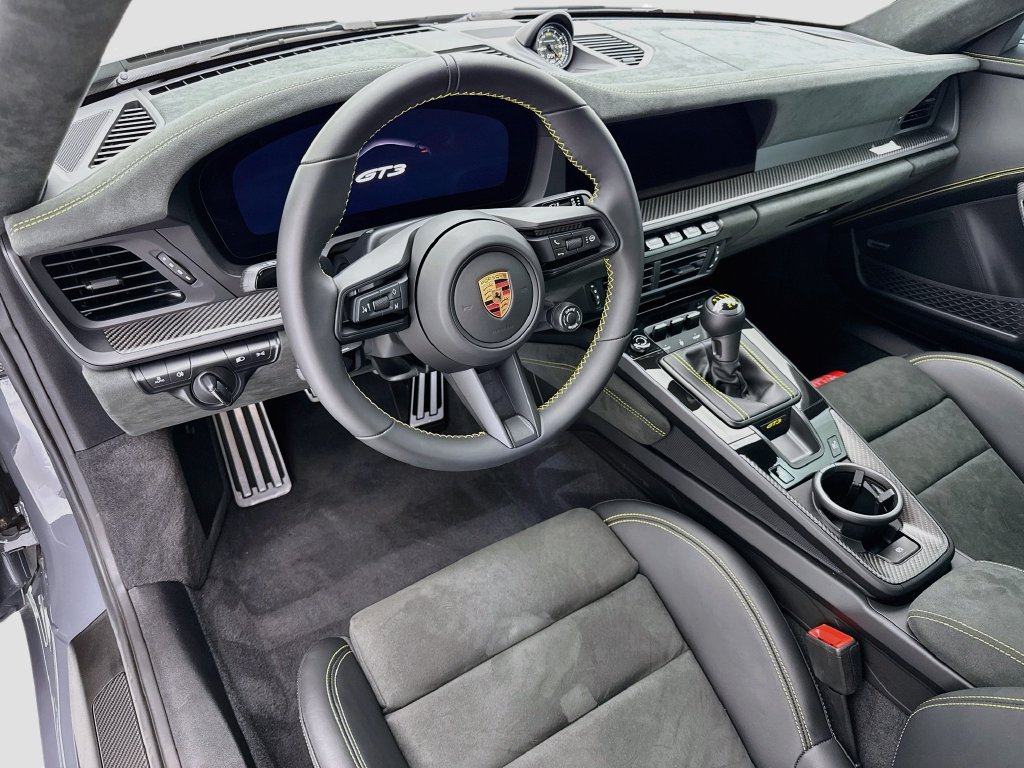 Certified 2026 Porsche 911 GT3 RWD image 4