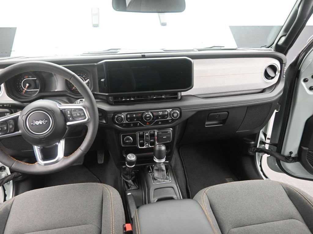 Used 2024 Jeep Wrangler Sahara image 23