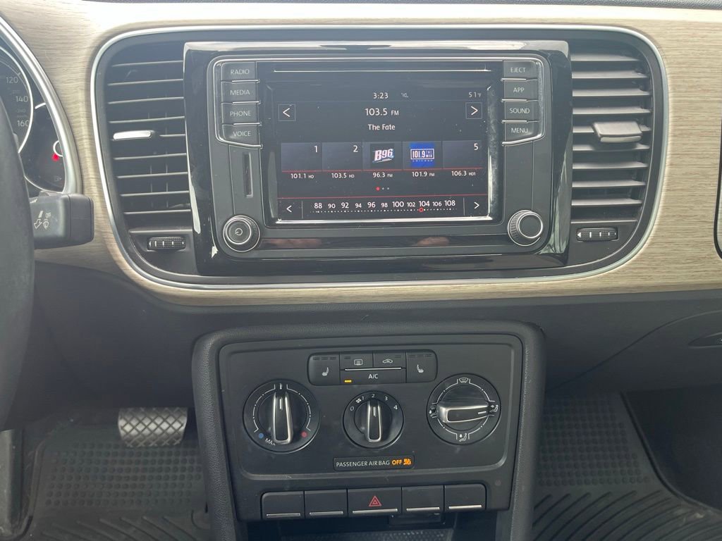 Used 2018 Volkswagen Beetle 2.0T Coast image 22