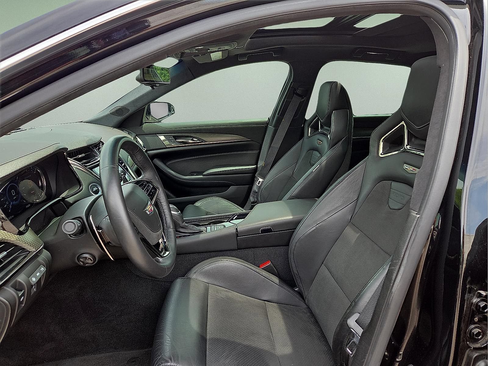 Certified 2018 Cadillac CTS V w/ Carbon Fiber Package RWD image 10