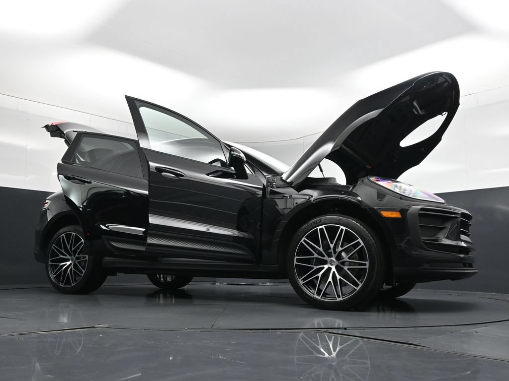 New 2026 Porsche Macan AWD/4WD image 34