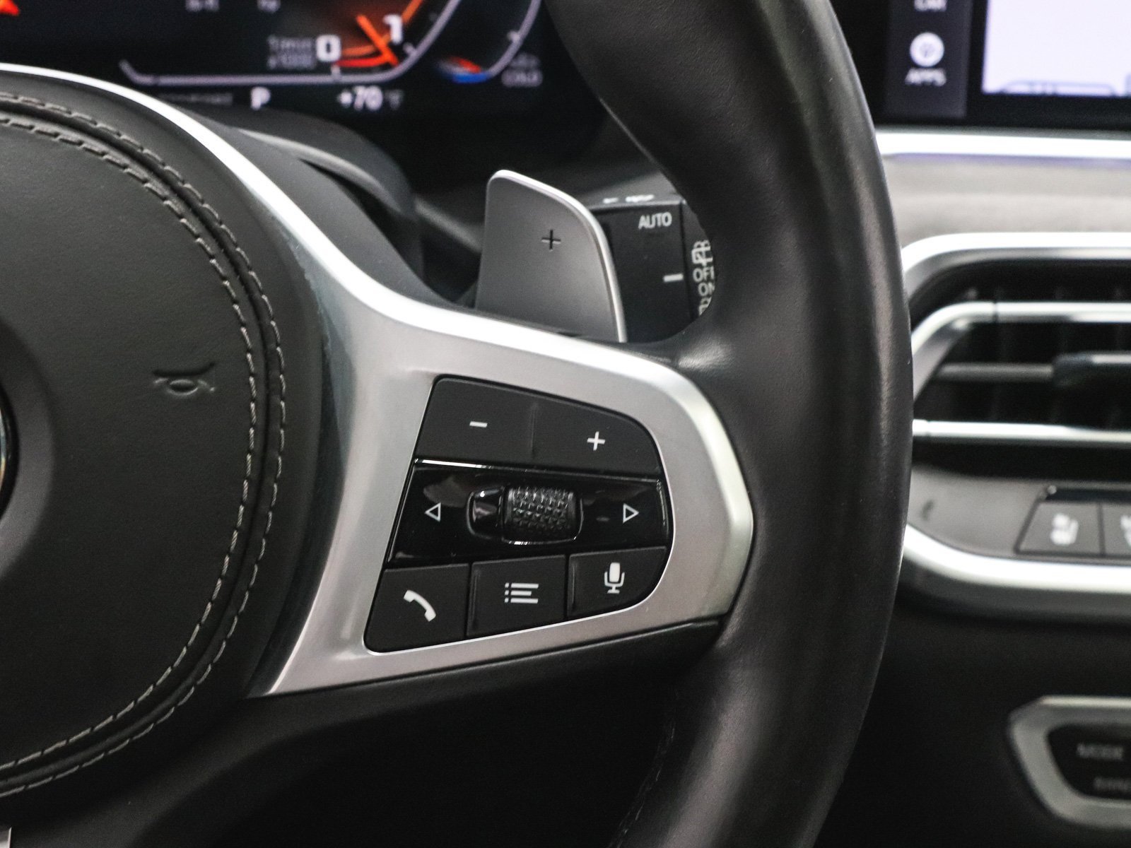 Used 2022 BMW X5 M50i w/ Executive Package image 37