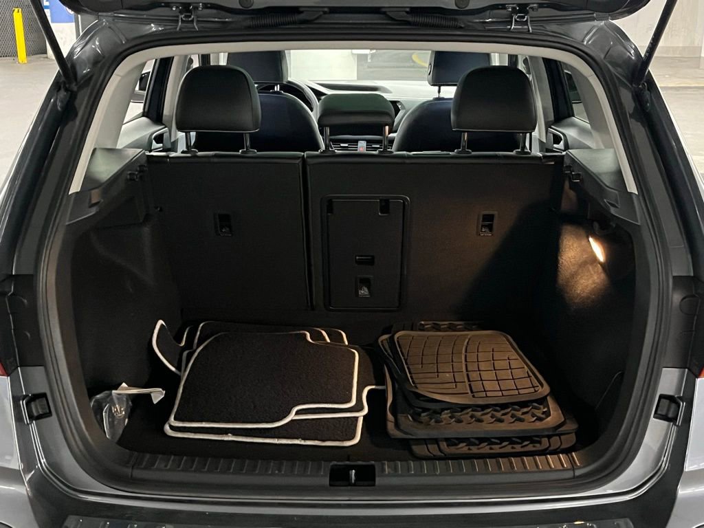 Used 2023 Volkswagen Taos SEL image 37