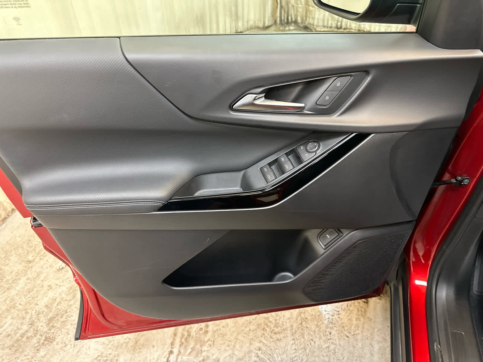 Certified 2025 Chevrolet Equinox LT w/ Convenience Package II image 27