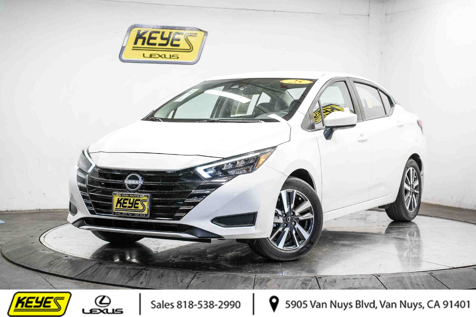Used 2025 Nissan Versa SV w/ Trunk Package FWD image 1