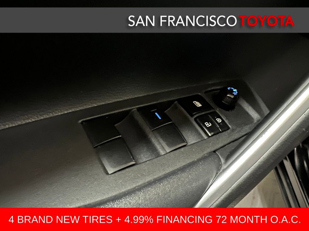 Certified 2022 Toyota Corolla Cross XLE image 38