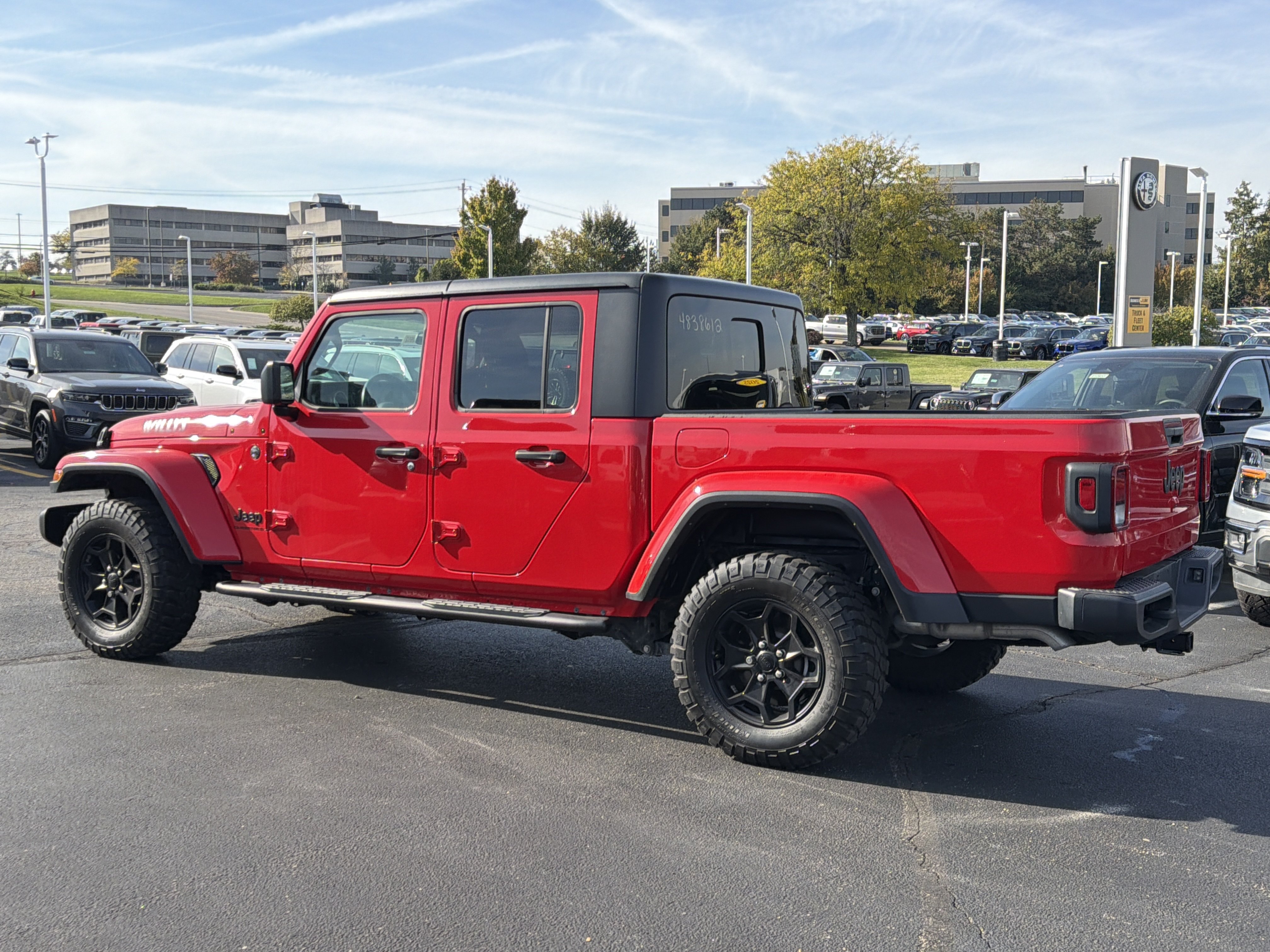Used 2023 Jeep Gladiator Sport AWD/4WD image 6