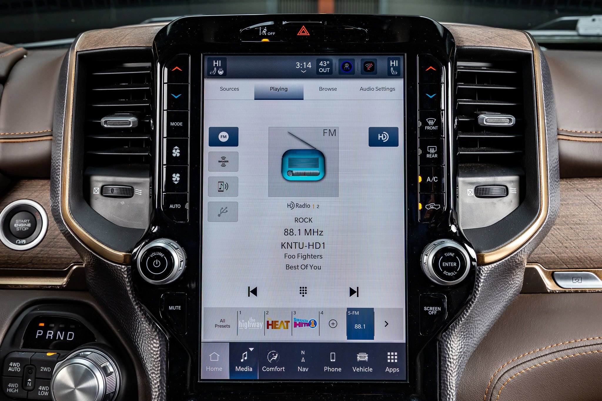 Used 2025 RAM 1500 Limited w/ Bed Utility Group image 26