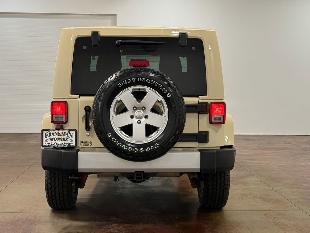 Used 2011 Jeep Wrangler Sahara w/ Connectivity Group AWD/4WD image 23