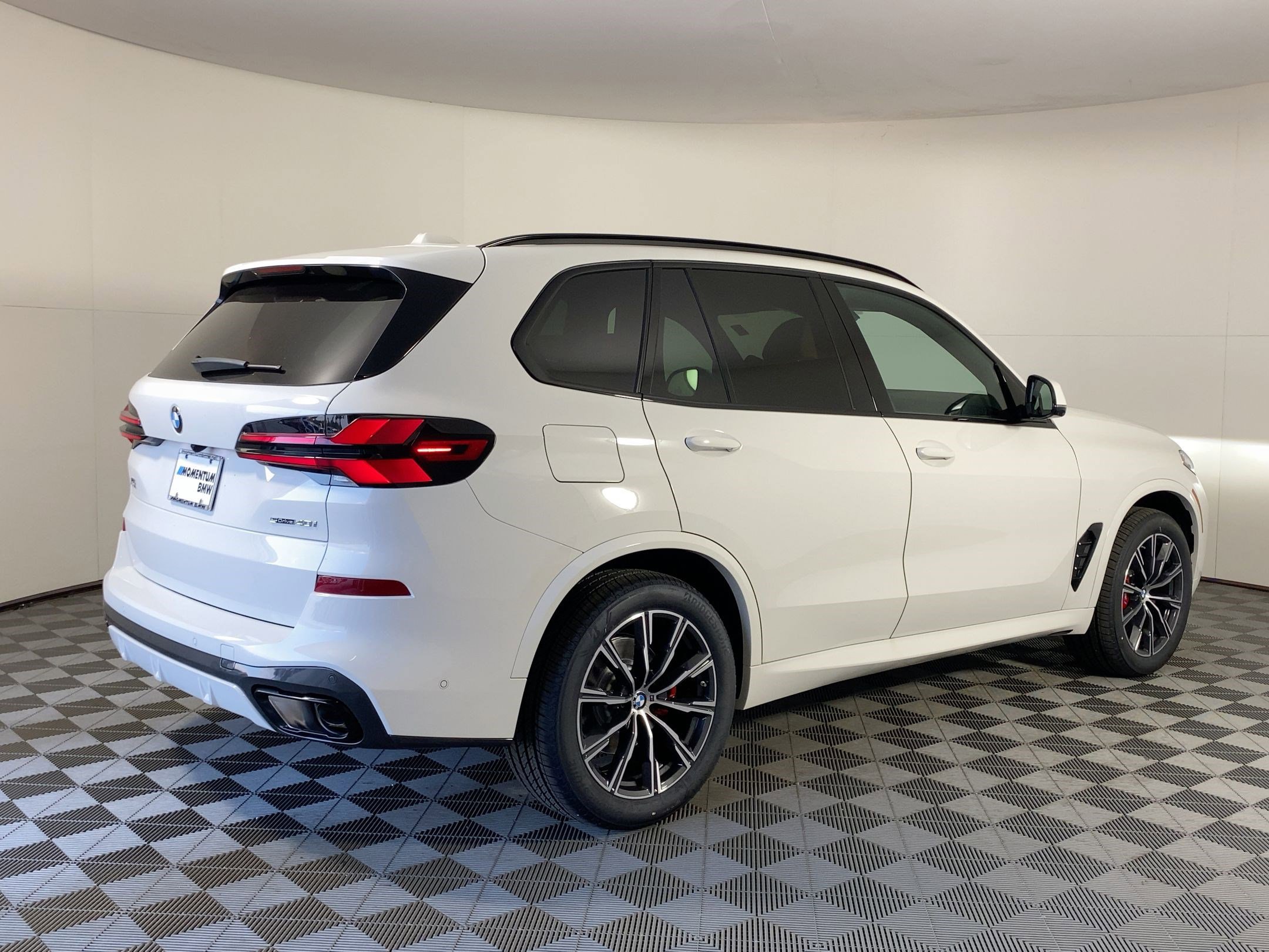 New 2026 BMW X5 sDrive40i w/ M Sport Package image 7