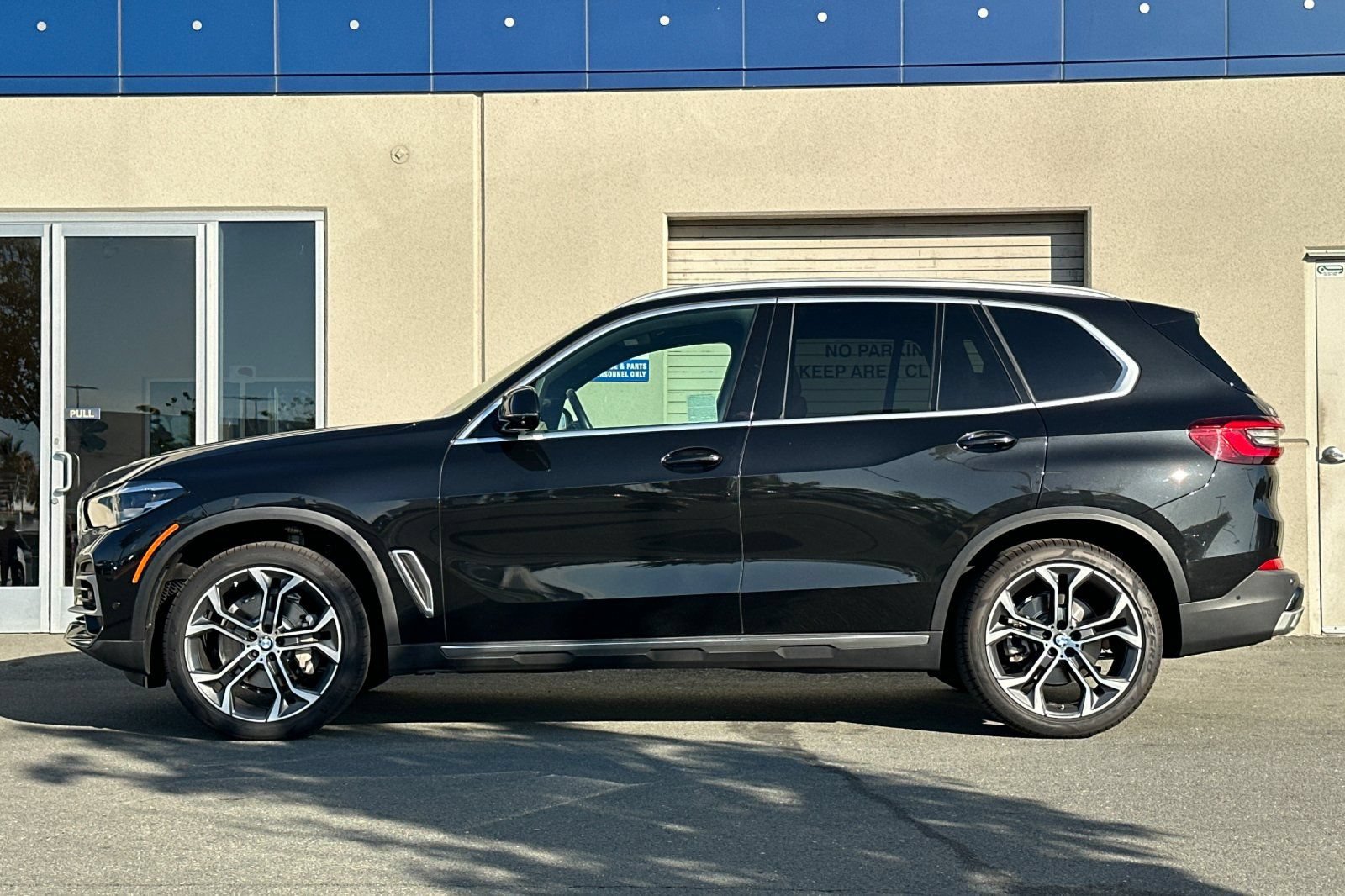Used 2023 BMW X5 xDrive40i w/ Premium Package AWD/4WD image 7