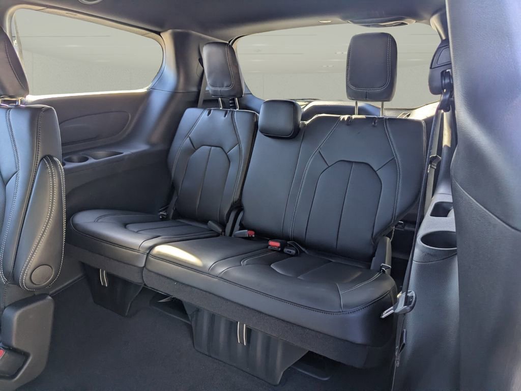 New 2026 Chrysler Pacifica Select image 7