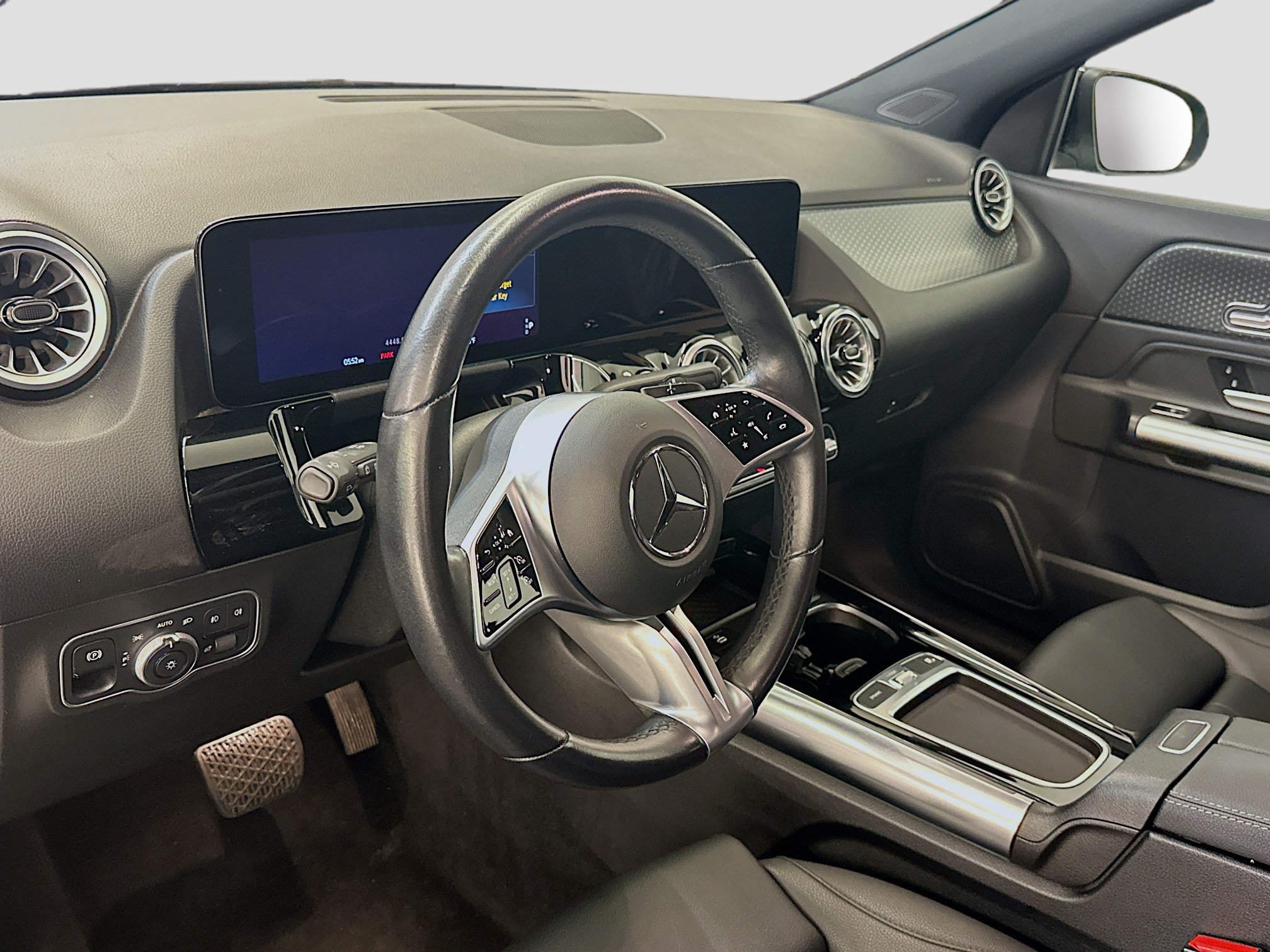 Used 2025 Mercedes-Benz GLA 250 4MATIC image 18