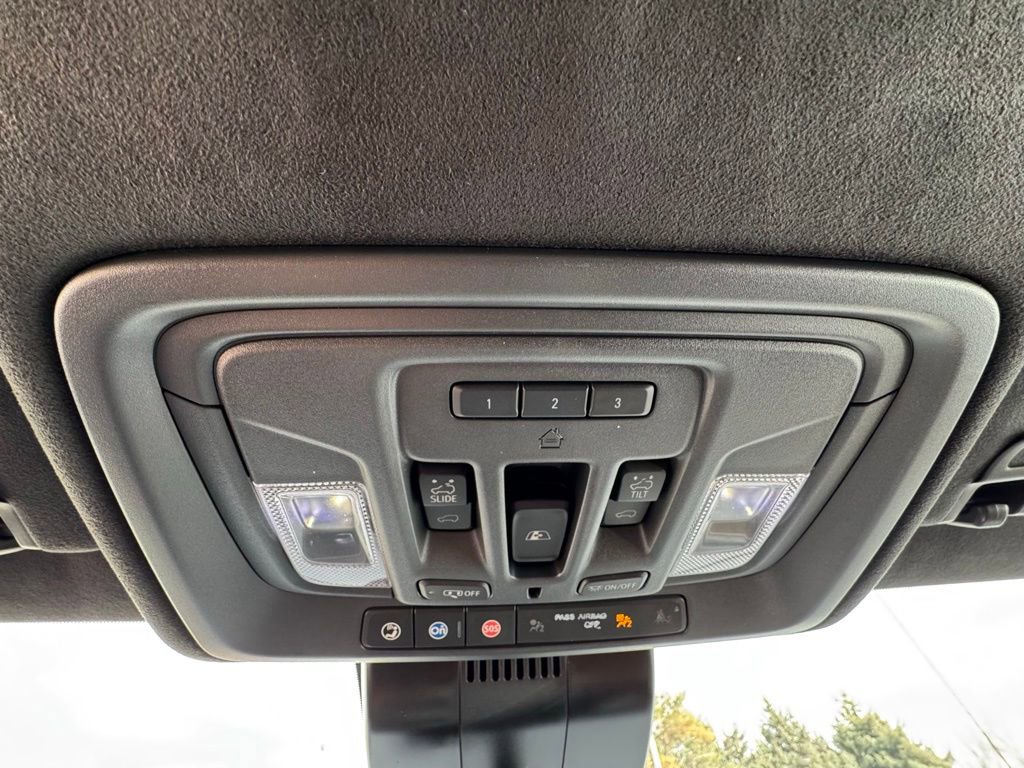 Used 2024 GMC Sierra 1500 Denali Ultimate image 33