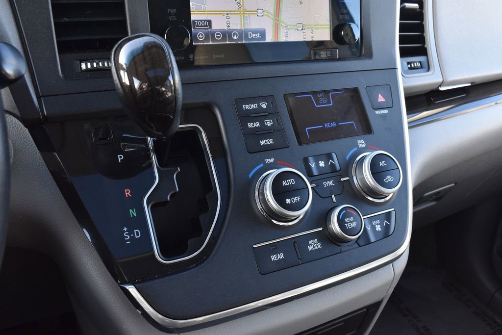 Used 2016 Toyota Sienna XLE image 24