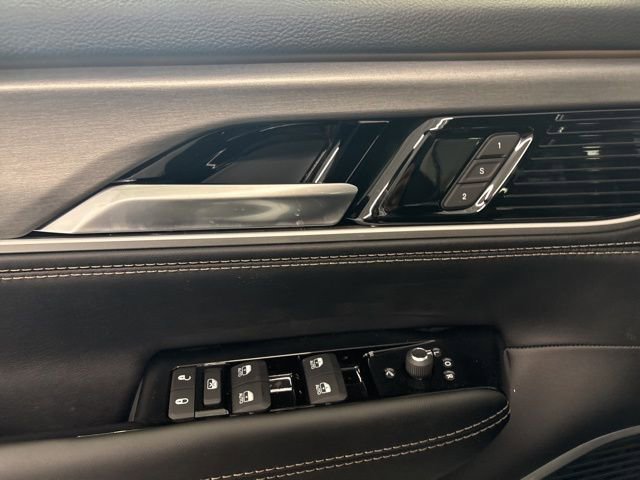 New 2026 Jeep Grand Wagoneer L 4WD w/ Premium Group I image 21