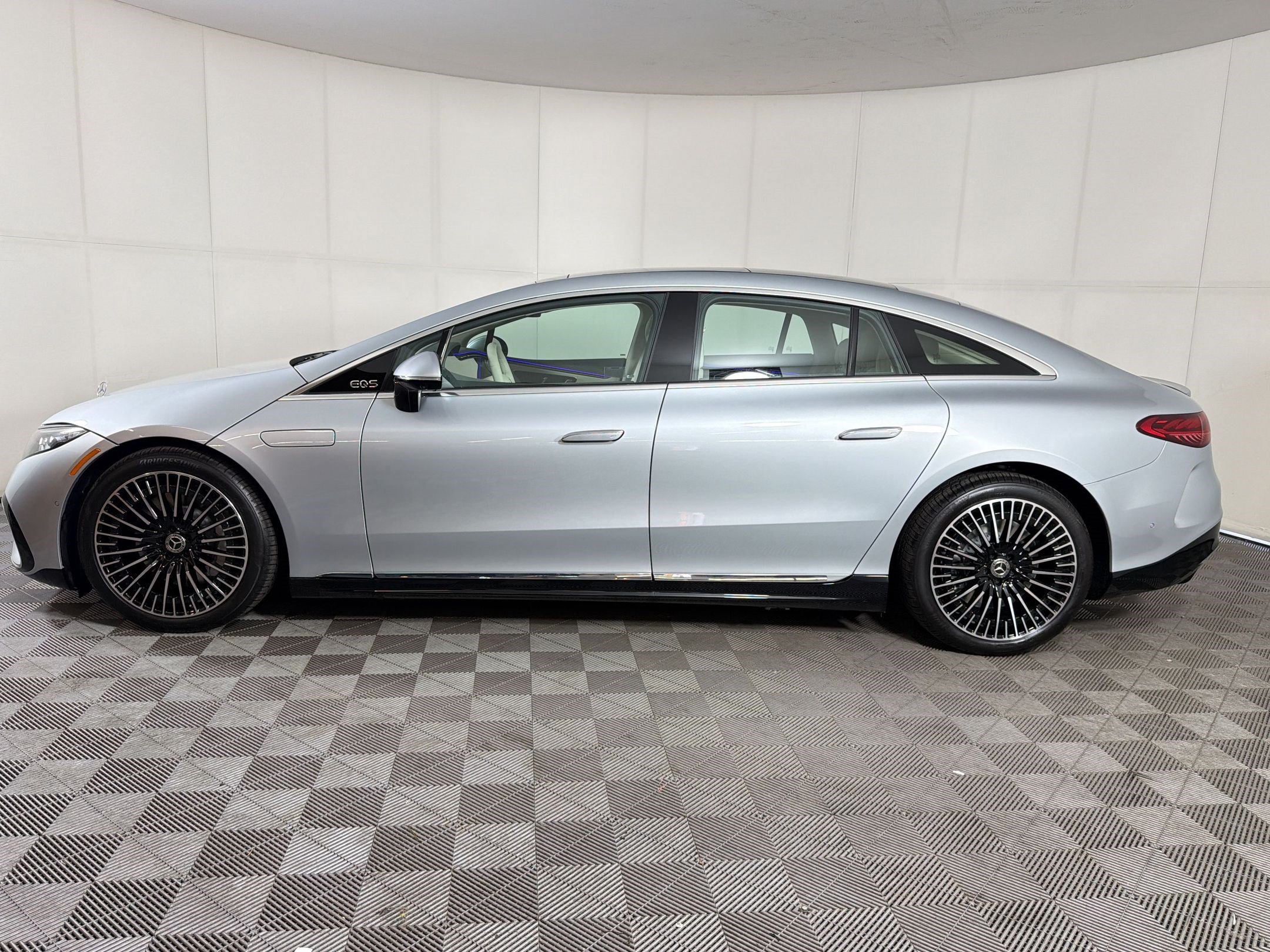 New 2026 Mercedes-Benz EQS 450+ 4MATIC Sedan video 2