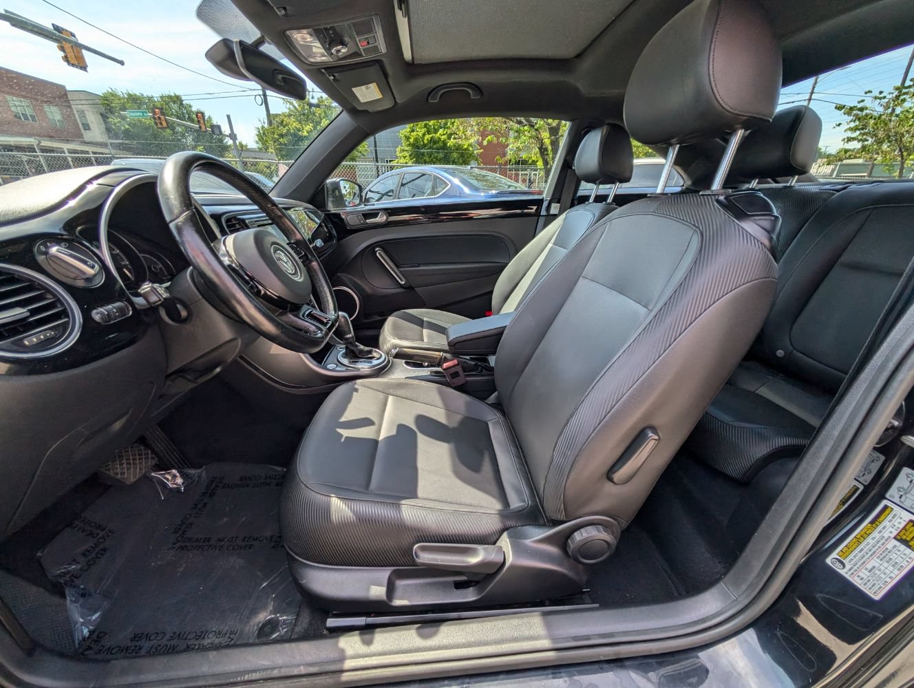 Used 2019 Volkswagen Beetle 2.0T SE FWD image 14
