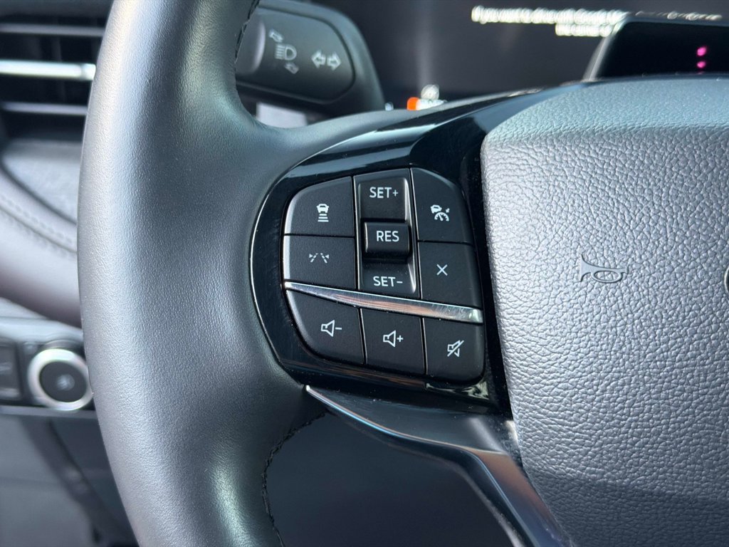 Used 2025 Ford Explorer Platinum w/ LUX Leather Package AWD/4WD image 31