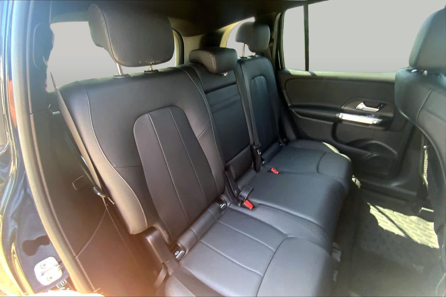 Used 2024 Mercedes-Benz GLB 250 image 18