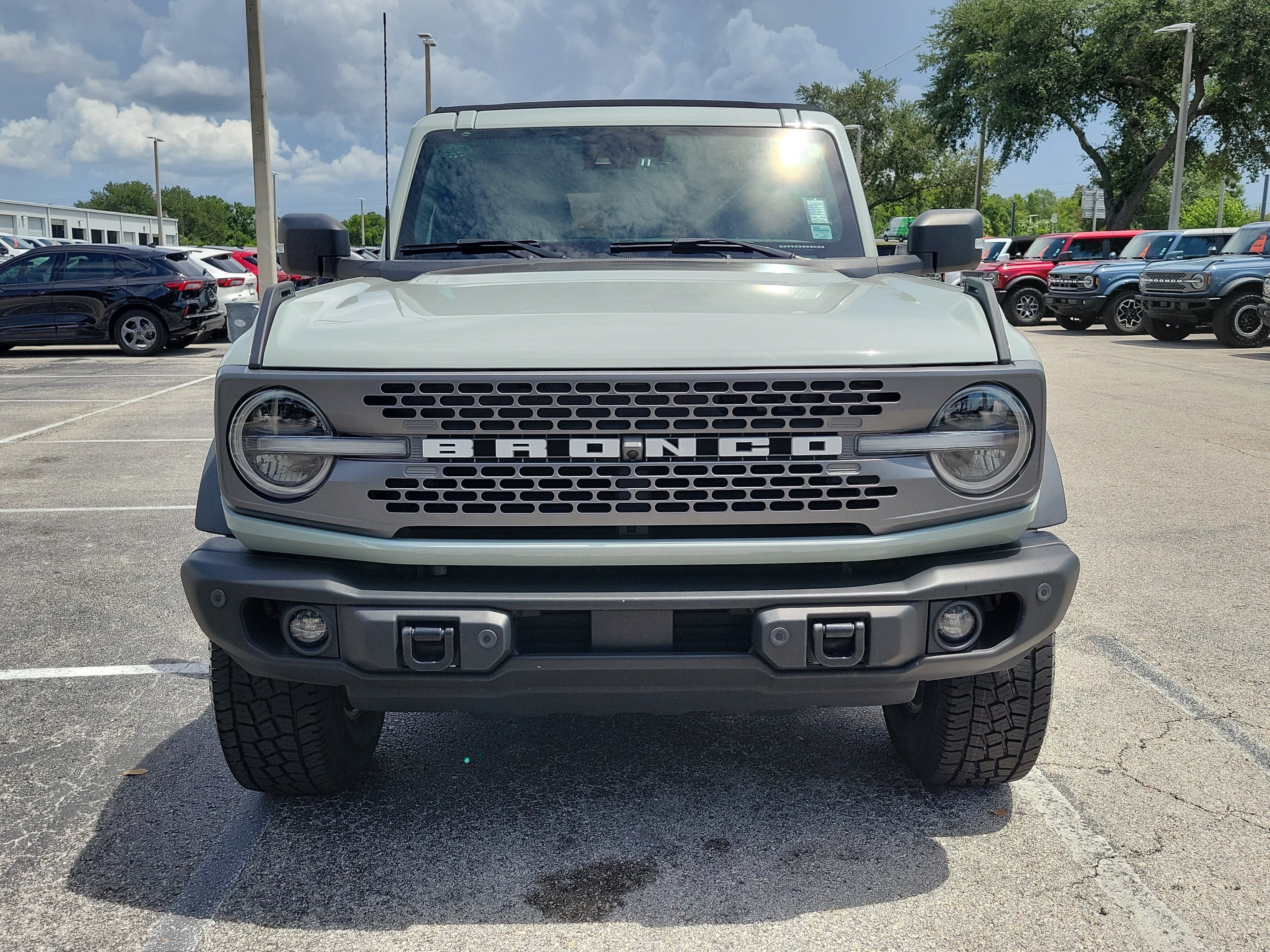 Used 2023 Ford Bronco Badlands AWD/4WD image 2
