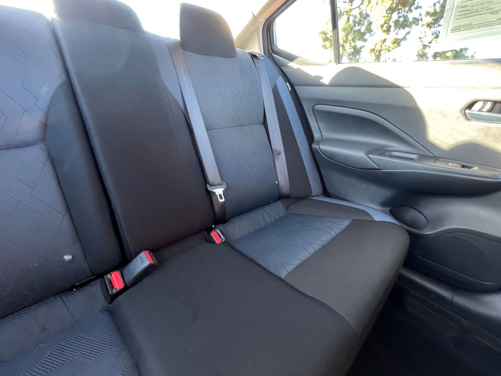 Used 2025 Nissan Versa SV image 35