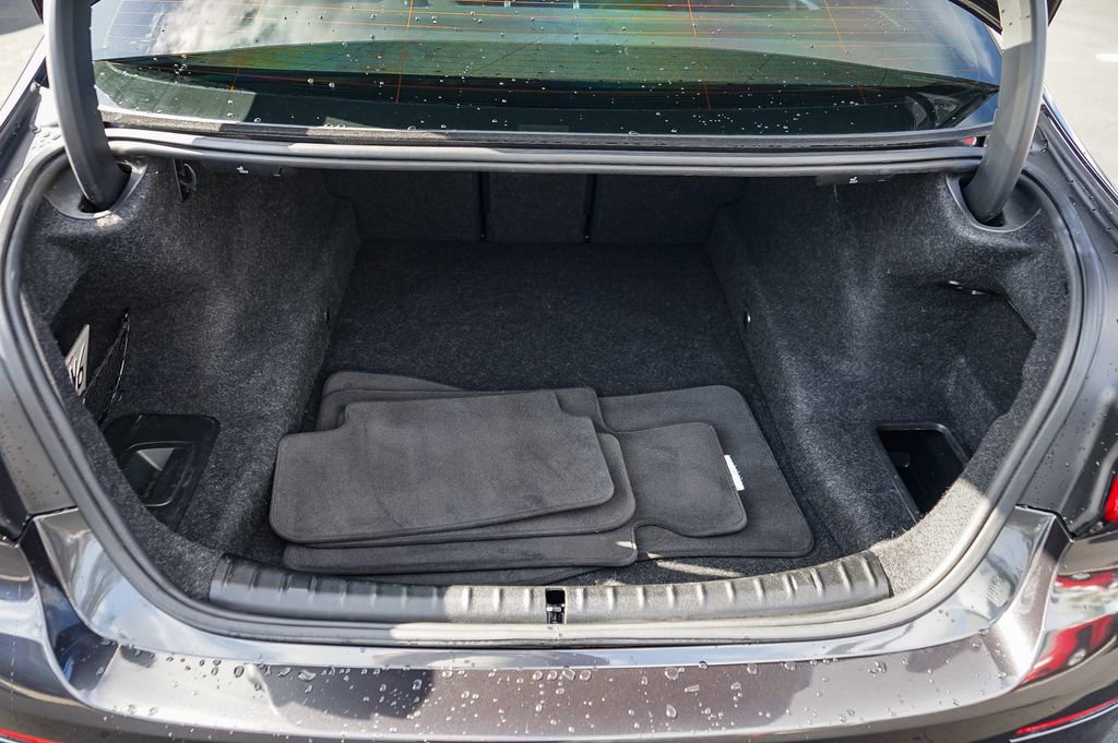 Used 2022 BMW 530i w/ Convenience Package image 28