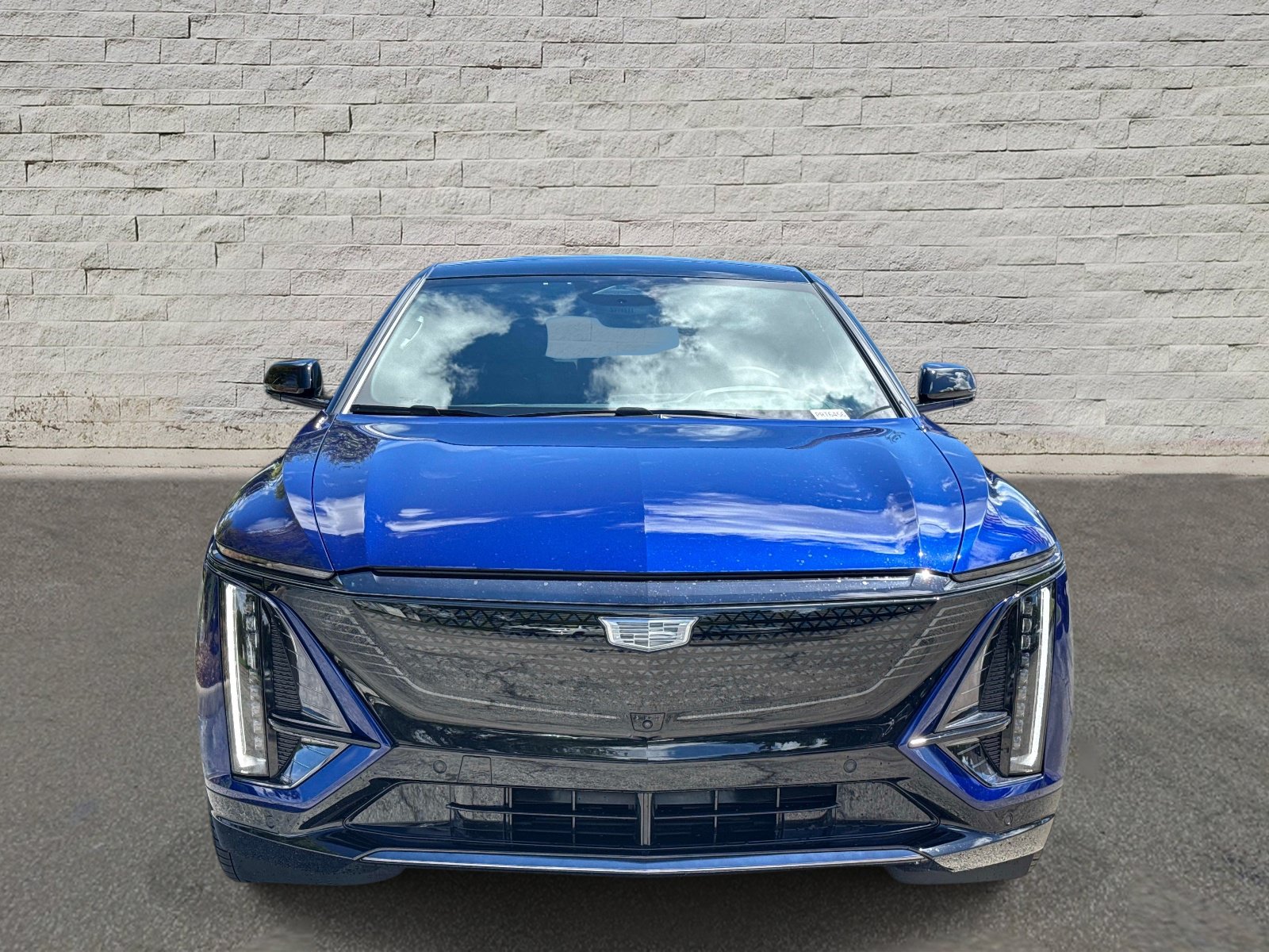 Used 2026 Cadillac Lyriq Signature Sport AWD/4WD image 7