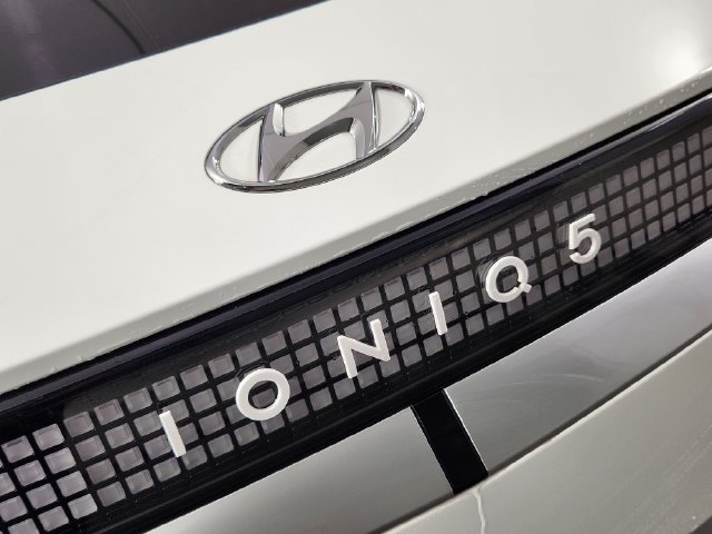 Certified 2024 Hyundai Ioniq 5 Limited AWD/4WD image 9