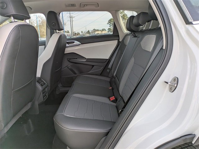 New 2026 Volkswagen Taos SE image 14
