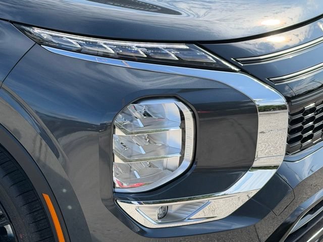 New 2026 Mitsubishi Outlander LE FWD image 8