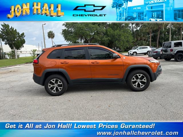 Used 2015 Jeep Cherokee Trailhawk w/ Comfort/Convenience Group AWD/4WD image 16